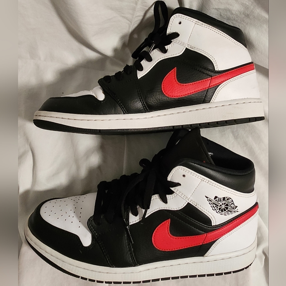 Nike Air Jordan 1 Mid Chile Red mens 10.5 - Picture 2 of 9